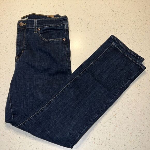 LEVI’S Classic Straight Jeans 💙 - Picture 2 of 6